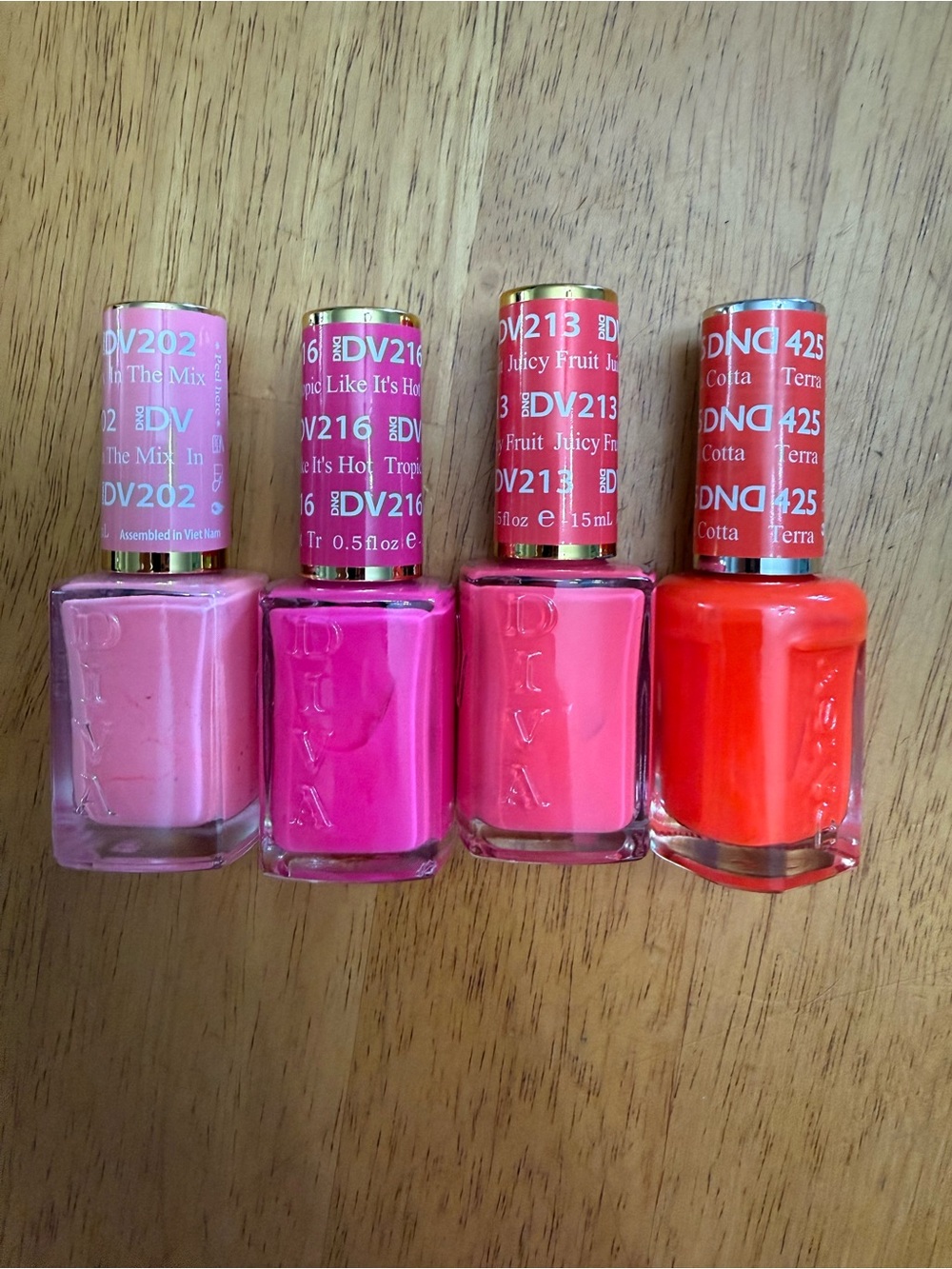 4 brand new DND nail polishes